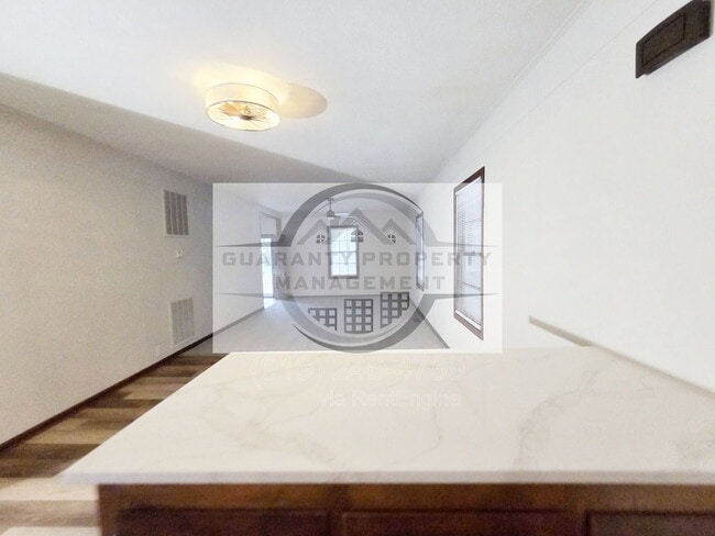 Building Photo - 304 S 17th St