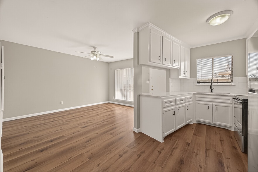 Dinning Area - Jackie of Houston