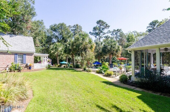 Building Photo - 300 Garnercrest Rd