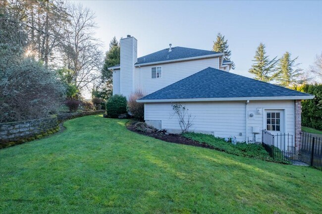 Building Photo - 1235 NW Countryside Ct