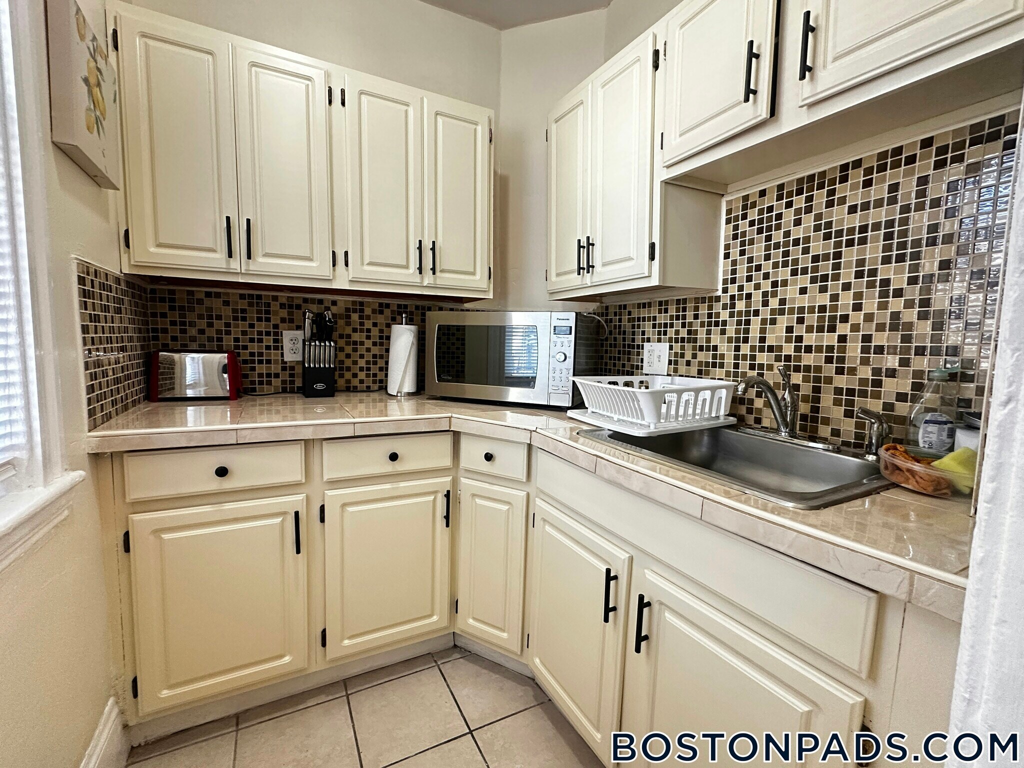 Building Photo - 32 Kingsdale St