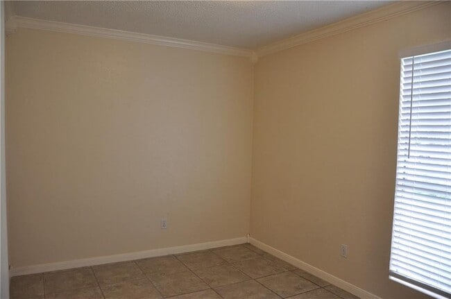 Building Photo - 1006 Canterfield Ln