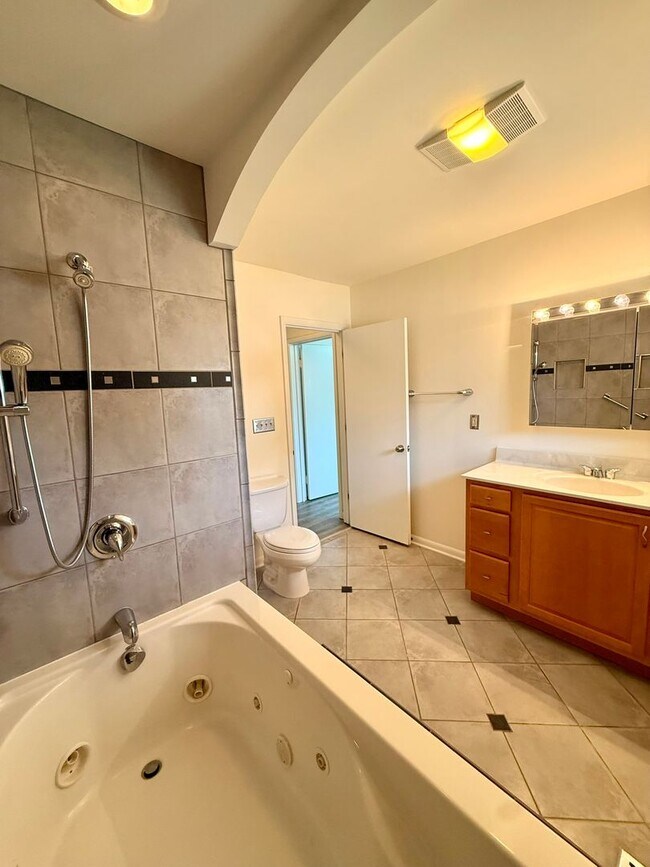 Building Photo - Beautifully Updated 3-Bedroom Brick Ranch in Kettering