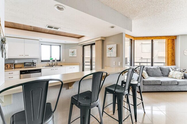 Building Photo - 3855 S Atlantic Ave