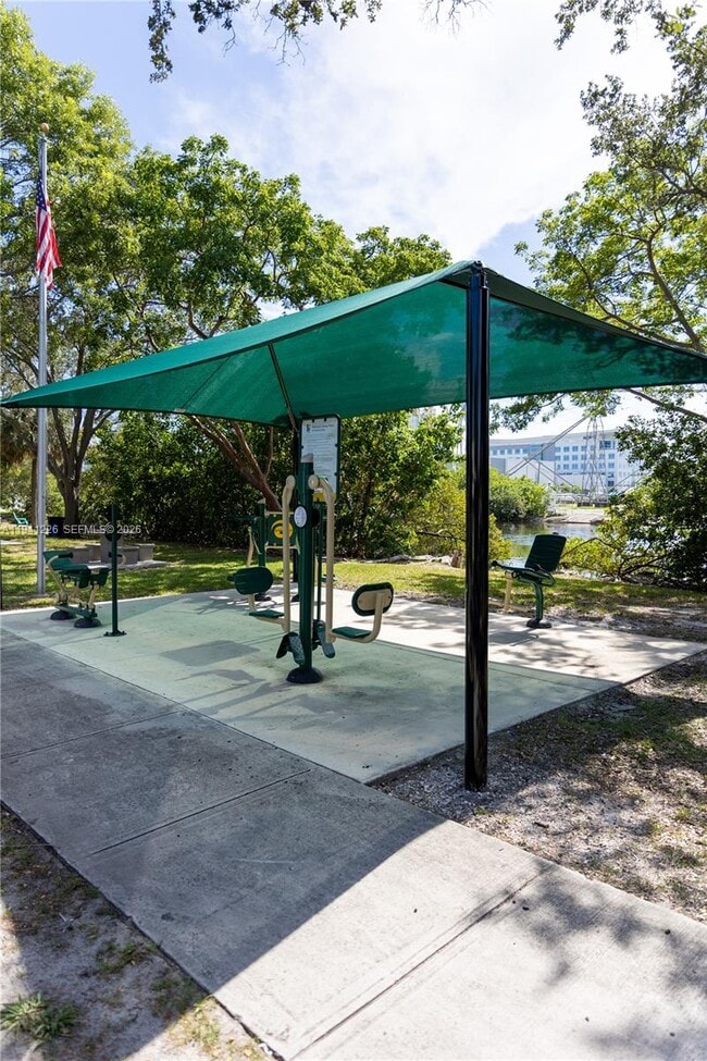 Building Photo - 250 NW 14th Way