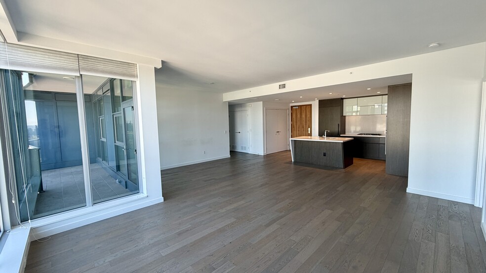 Building Photo - 188 Bellevue Way NE