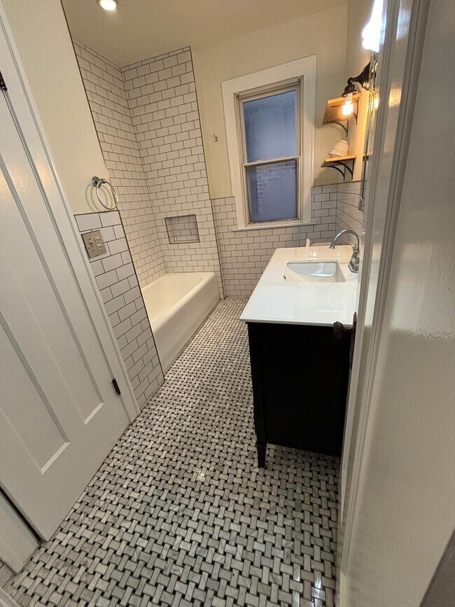 Building Photo - 5650 W 63rd Pl