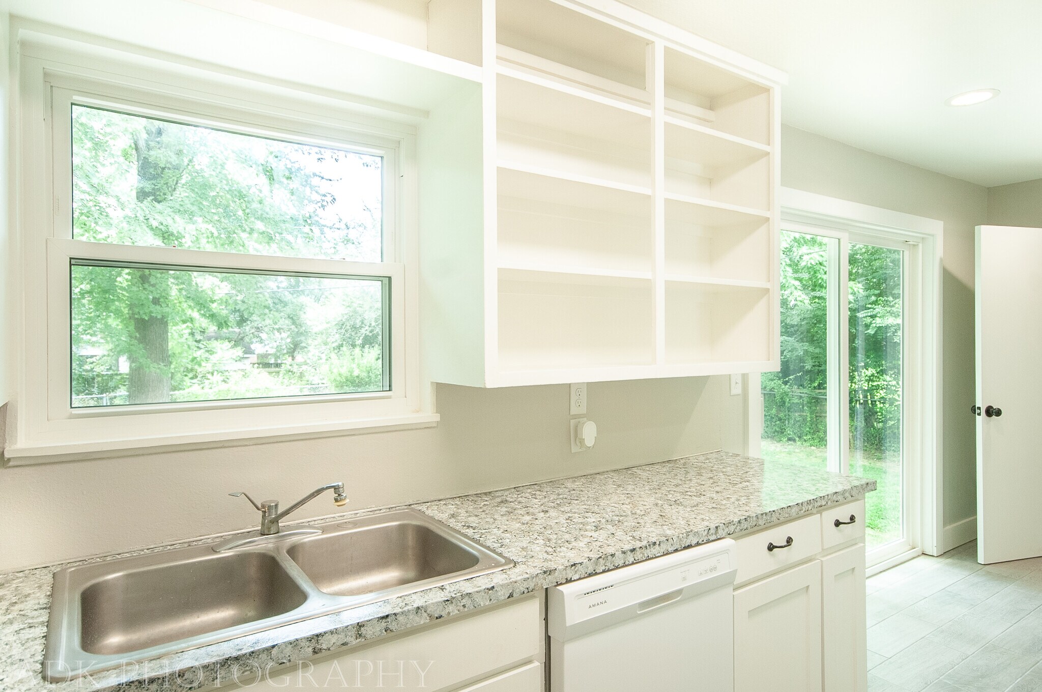 Building Photo - 113 E Bertha St