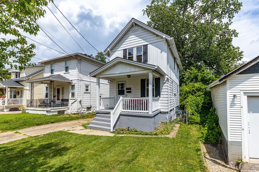 Building Photo - 3242 Stanhope Ave