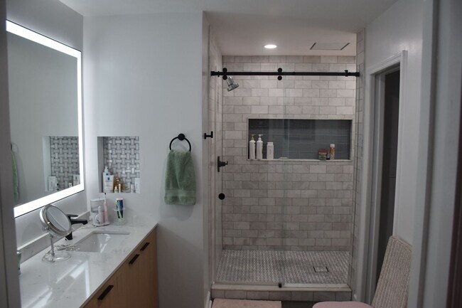 Building Photo - 3/2 Home in The Reserve