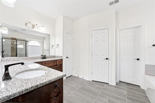 Building Photo - 12305 Belmeade Dr