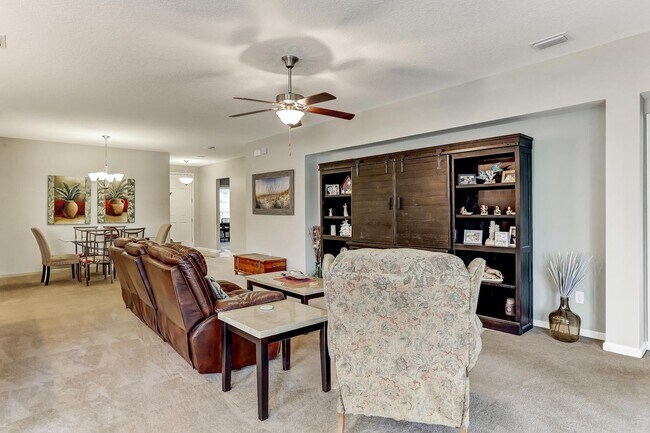 Building Photo - 94264 Woodbrier Cir