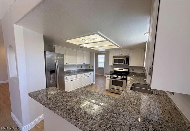 Building Photo - 32 Sandwedge Dr