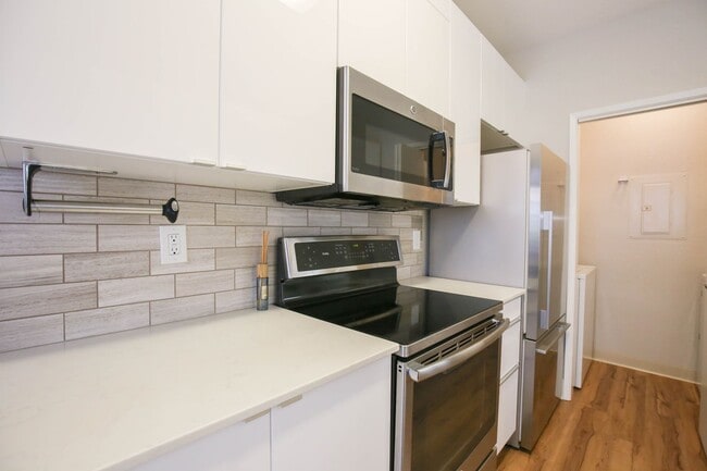 Building Photo - Modern and Clean 2 Bed 2 Bath Condo in Ric...
