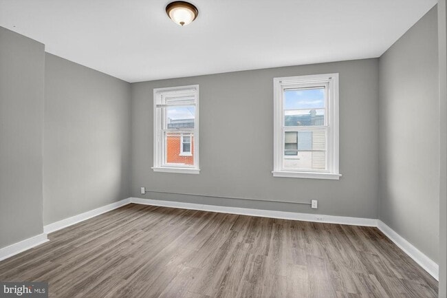 Building Photo - 116 McClellan St