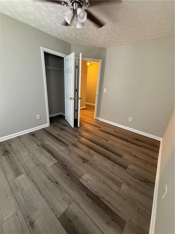 Building Photo - 980 Melrose Park Pl NW