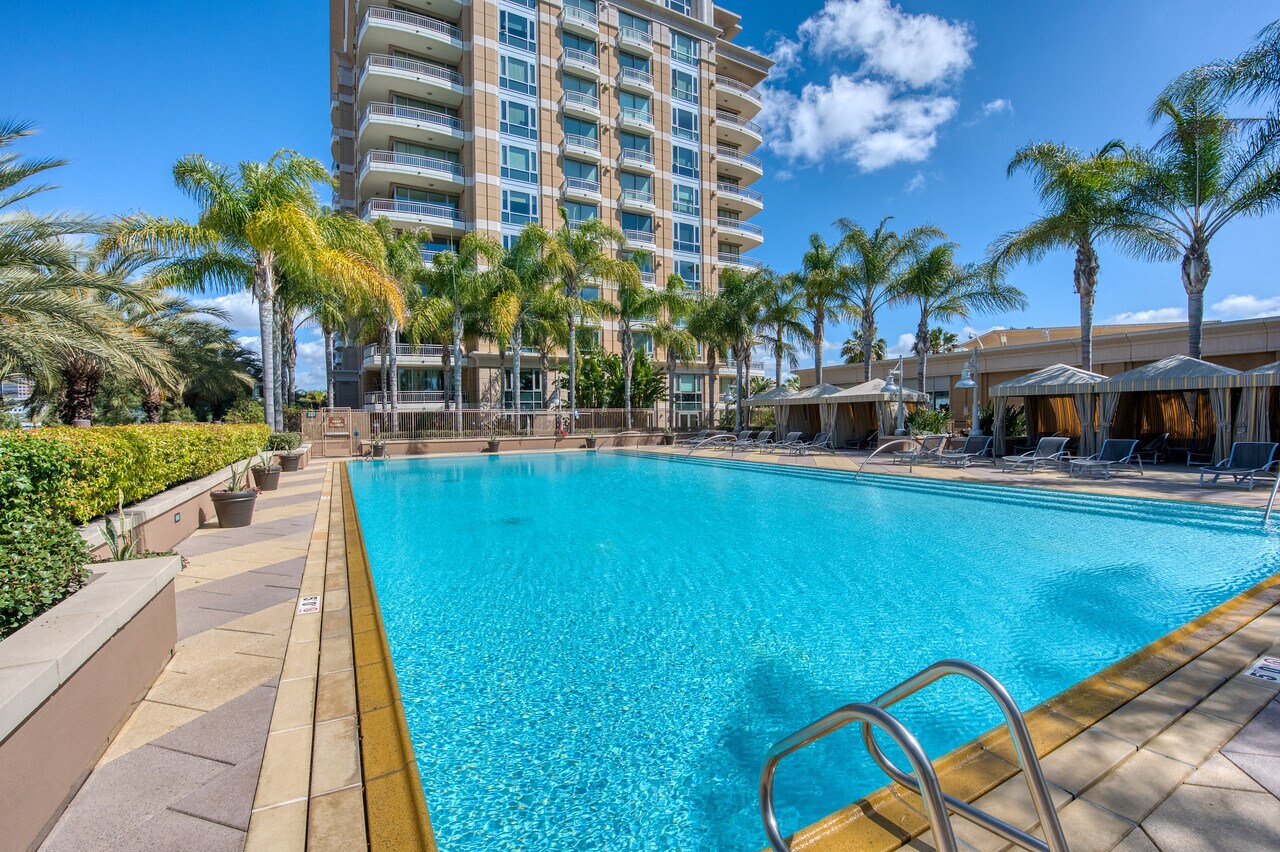 Building Photo - 5047 Scholarship