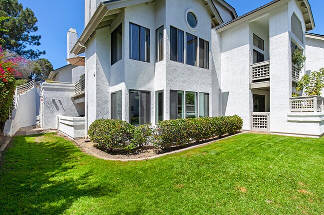 Exterior Open Space next to condo - 544 Via De La Valle