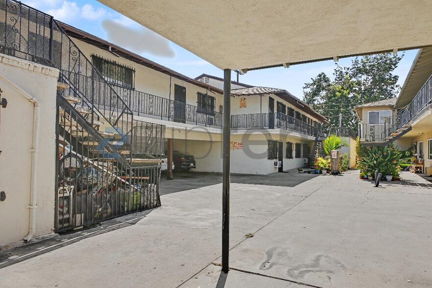 Building Photo - Unit C