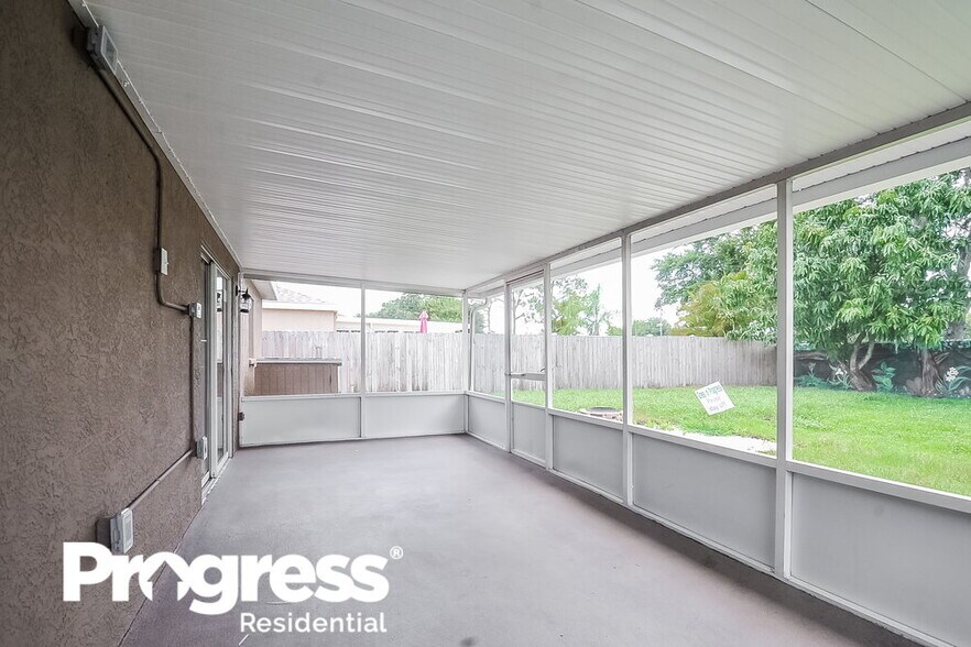 Building Photo - 12420 Dawn Vista Dr