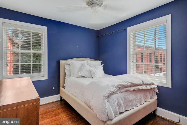 Building Photo - 315 Constitution Ave NE