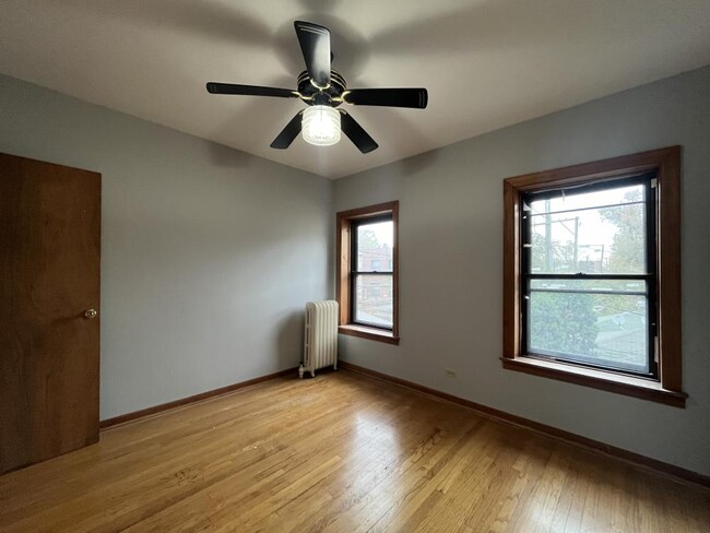 Building Photo - 2 bedroom in Chicago IL 60640