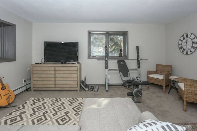 Building Photo - Beautiful 4 bed, 4 bath with garage in Fri...