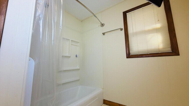 Building Photo - 494 Old Jonesboro Rd