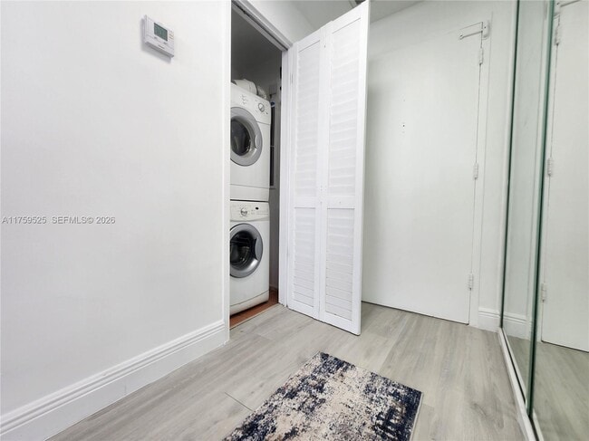 Building Photo - 3505 S Ocean Dr