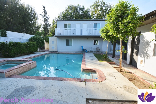 Building Photo - 5955 Hillview Park Ave