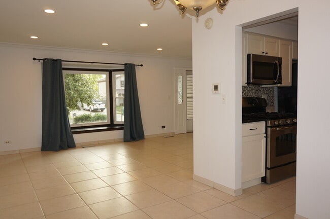 Building Photo - 773 Cardinal Ln