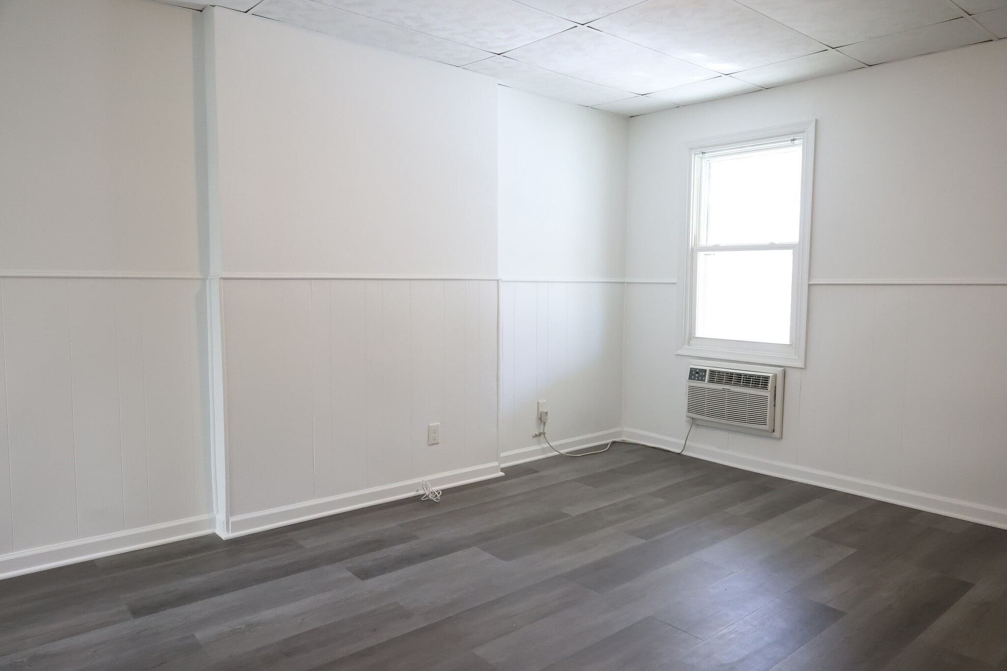 Fresh Paint: New, bright paint throughout for a clean, modern feel. - 9104 Baltimore St