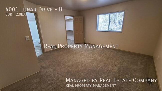 Building Photo - 4001 Lunar Dr