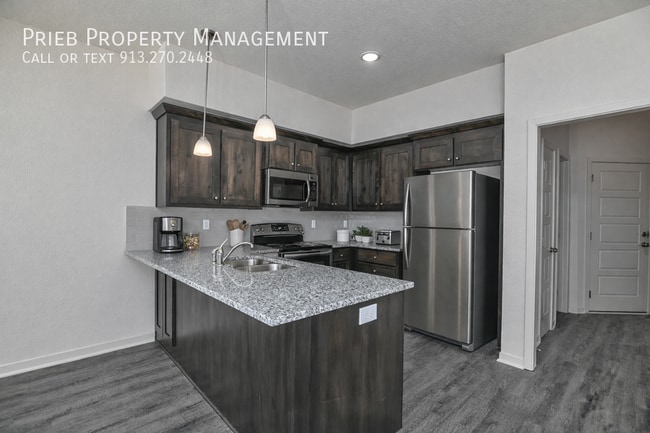 Building Photo - 3256 N 103rd Pl