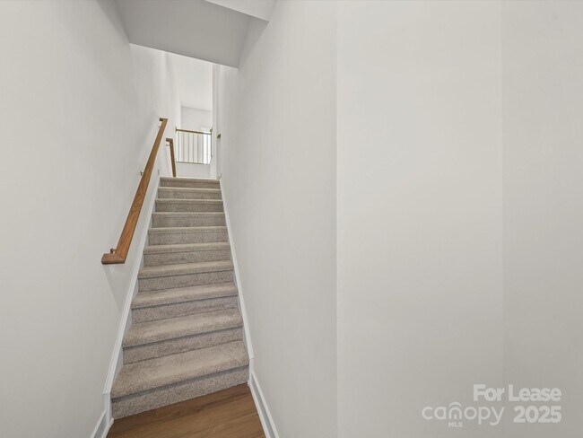Building Photo - 9922 Oaklawn Blvd NW