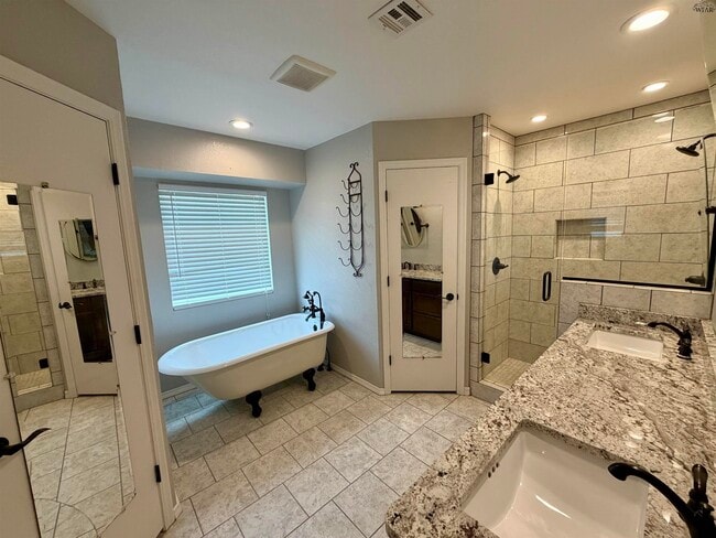 Building Photo - 4410 York St