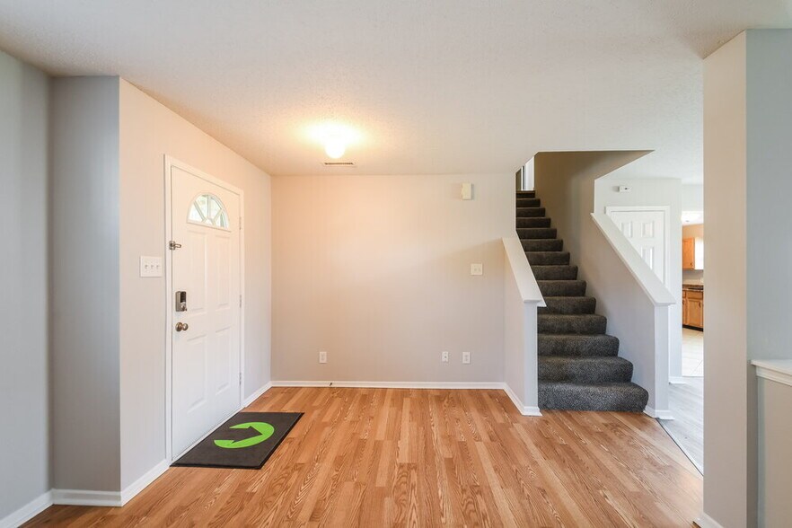 Building Photo - 10916 Firefly Ct