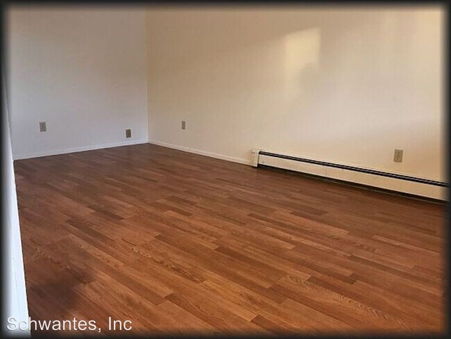 Primary Photo - 2403 Eureka St