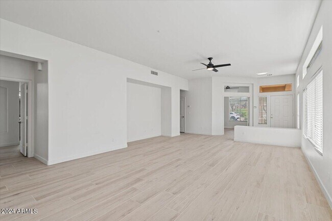 Building Photo - 8875 E Conquistadores Dr