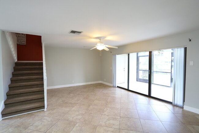 Building Photo - 1715 Woodbridge Lakes Cir