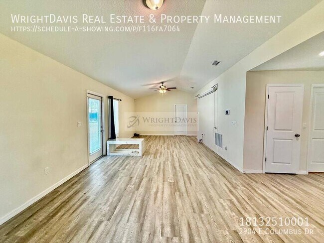 Building Photo - 2904 E Columbus Dr