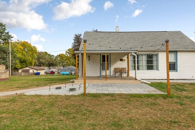 Building Photo - Home For Rent Papillion