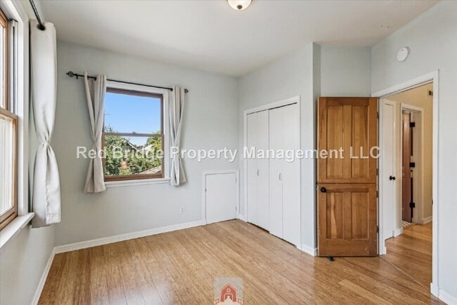 Building Photo - 1325 SE Nehalem St