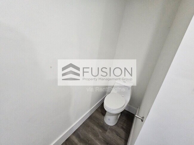 Building Photo - 1730 Acapulco Dr