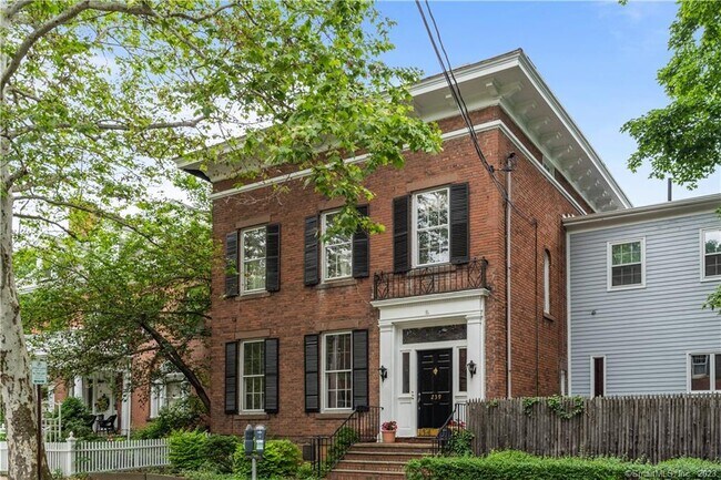 Building Photo - 239 Bradley St