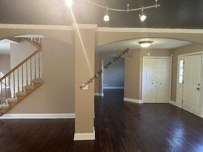 Building Photo - 5490 Fox Path Ln