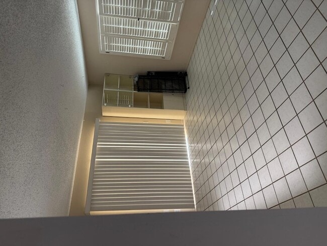 Building Photo - 9209 W Glen Oaks Cir N