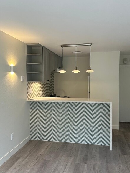 Building Photo - 6 Admiral Dr