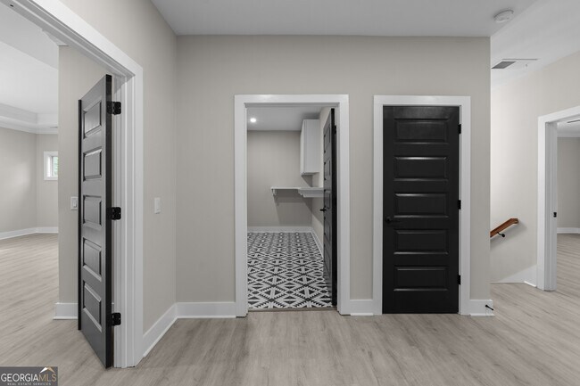 Building Photo - 1331 Diamond Ave SE