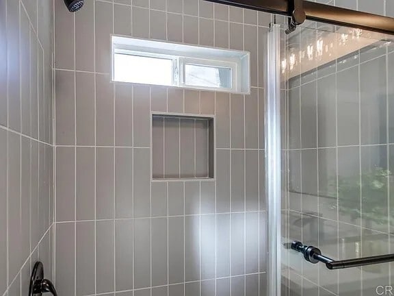 Master bath - 3596 44th St